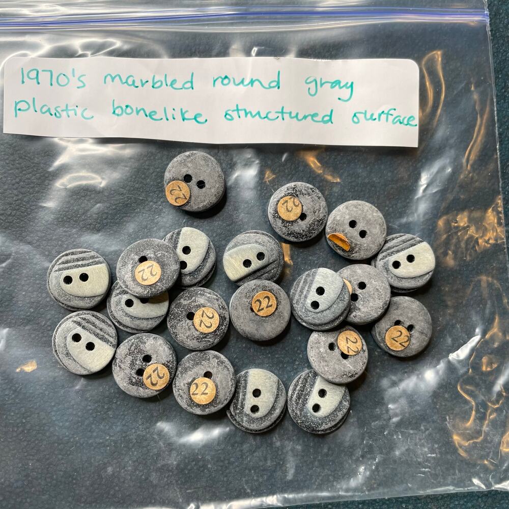 VTG Lot of 1970s Marbled Round Gray Bonelike Structure Surface Buttons